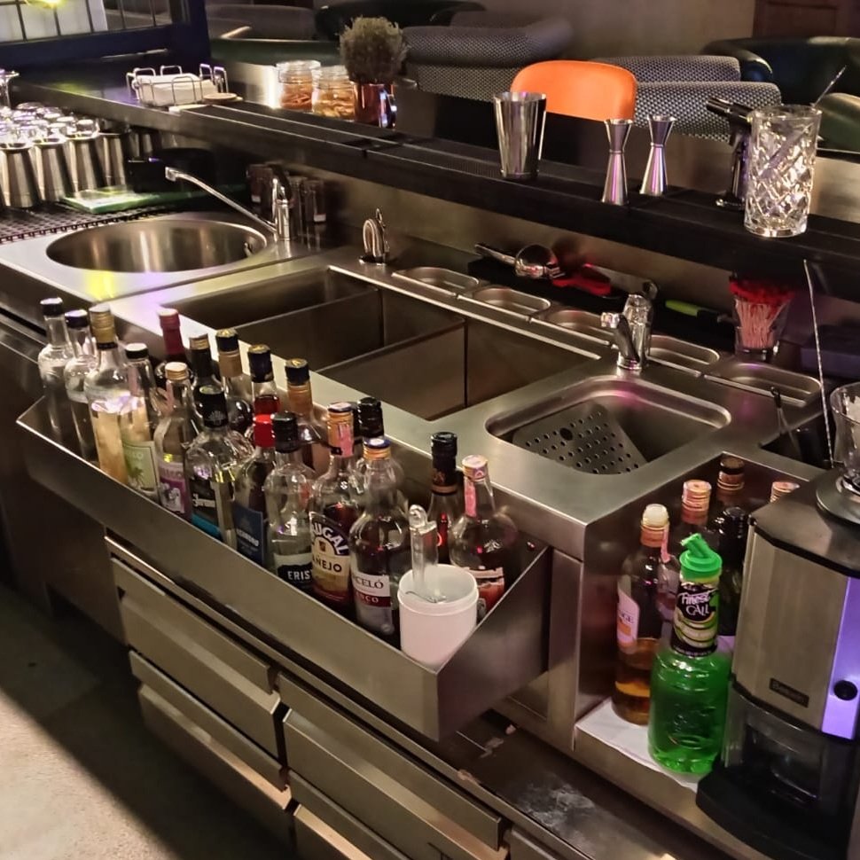 INOXIDABLE Y EQUIPAMIENTO